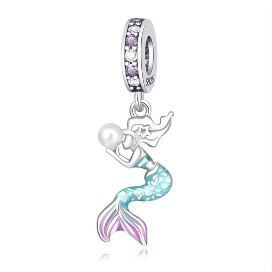 Charm sirena colgante con perla